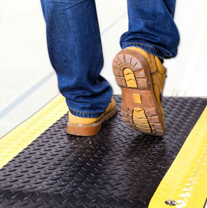 電子車間使用的防靜電抗疲勞墊有什么好處？